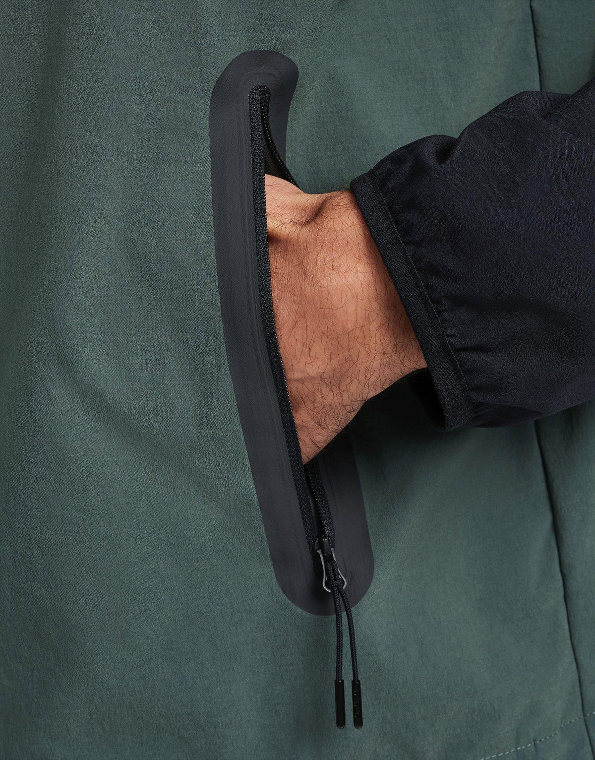 ג'קט קפוצ'ון Tech Woven | גברים