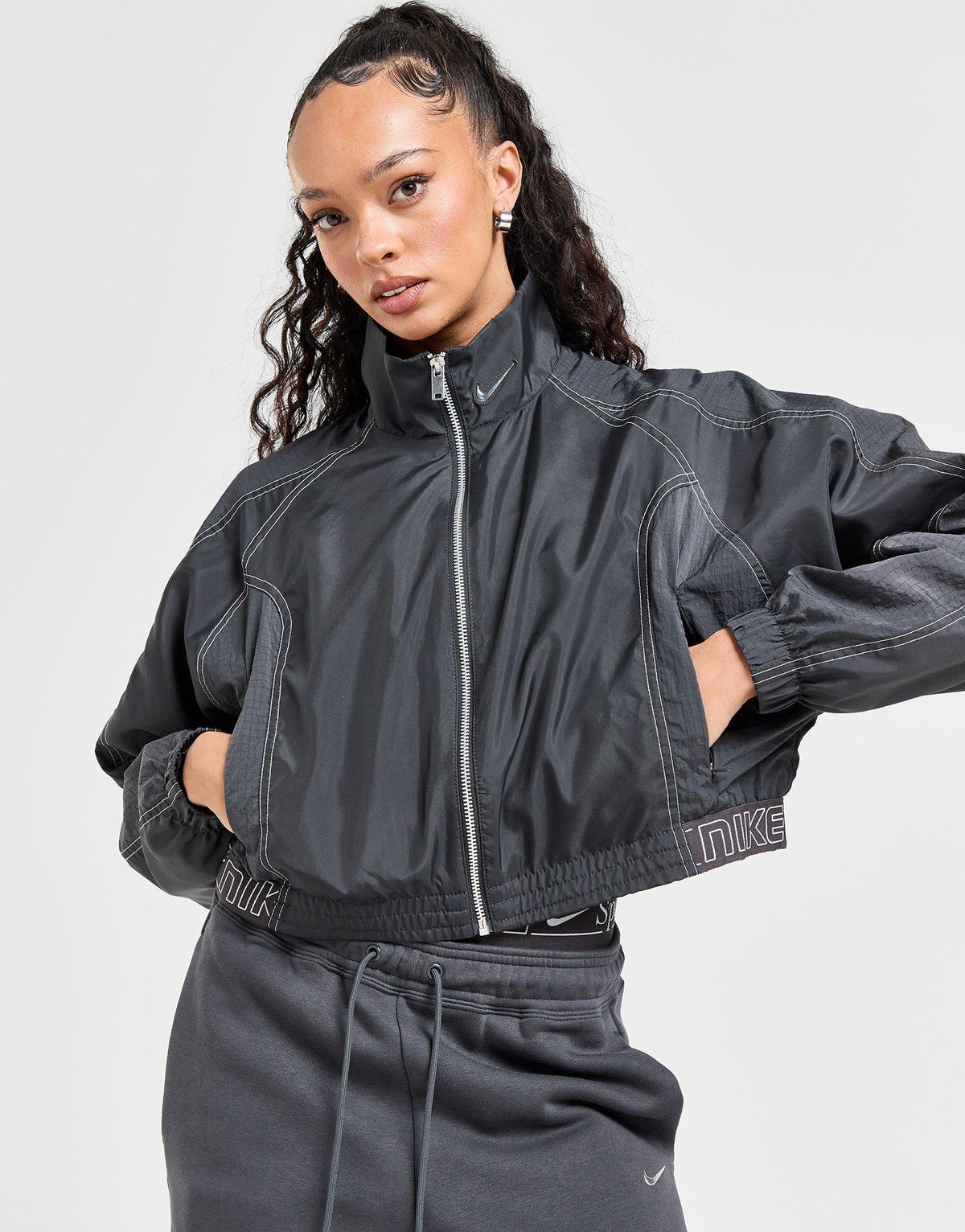 ג'קט קרופ אוברסייז Sportswear Woven | נשים