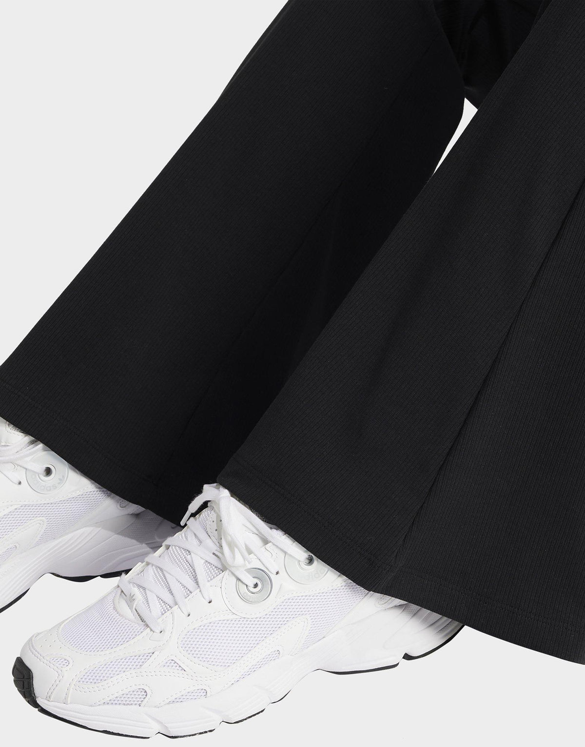 טייץ מתרחבים Essentials Rib Flared | נשים