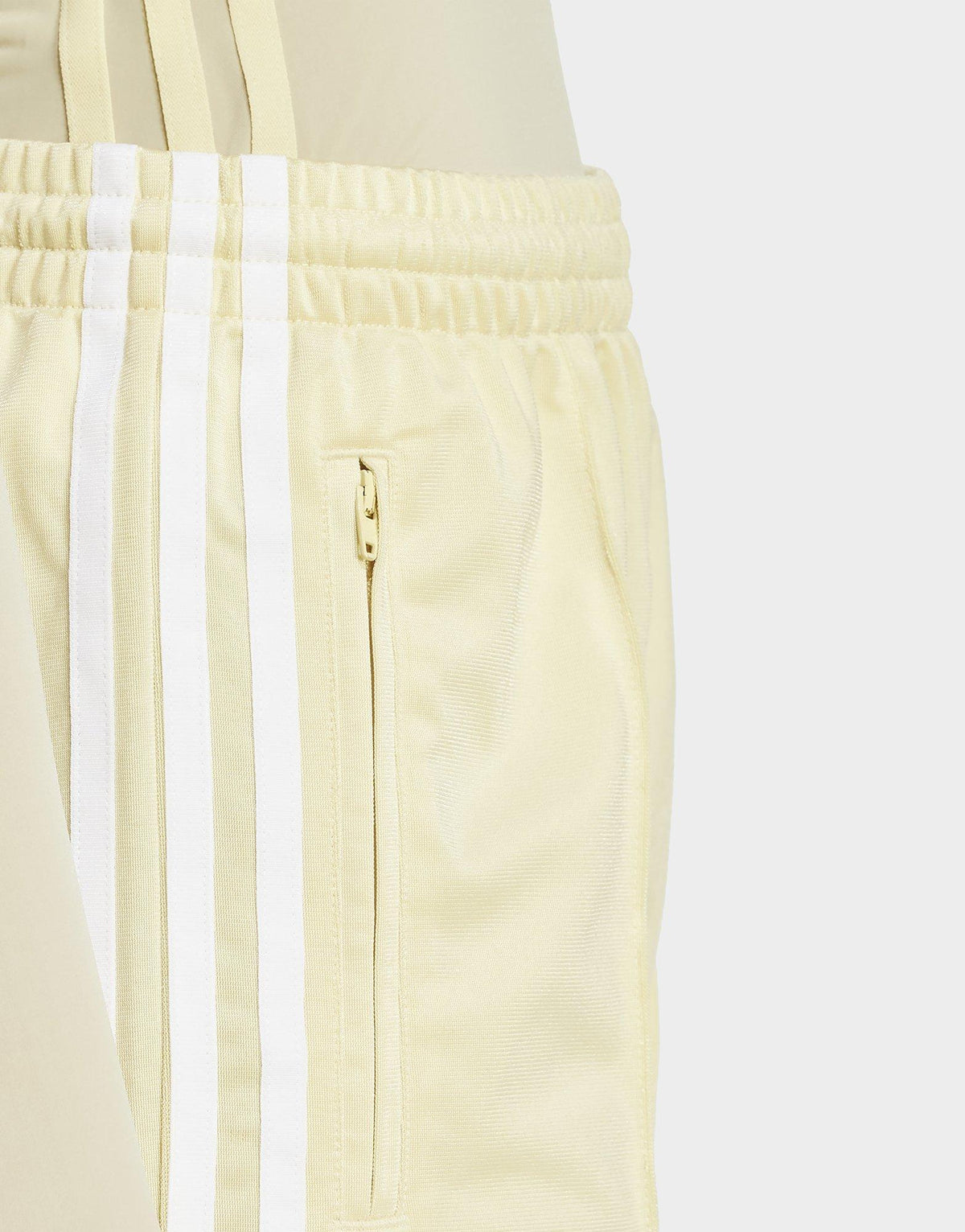 מכנסיים קצרים Firebird | נשים