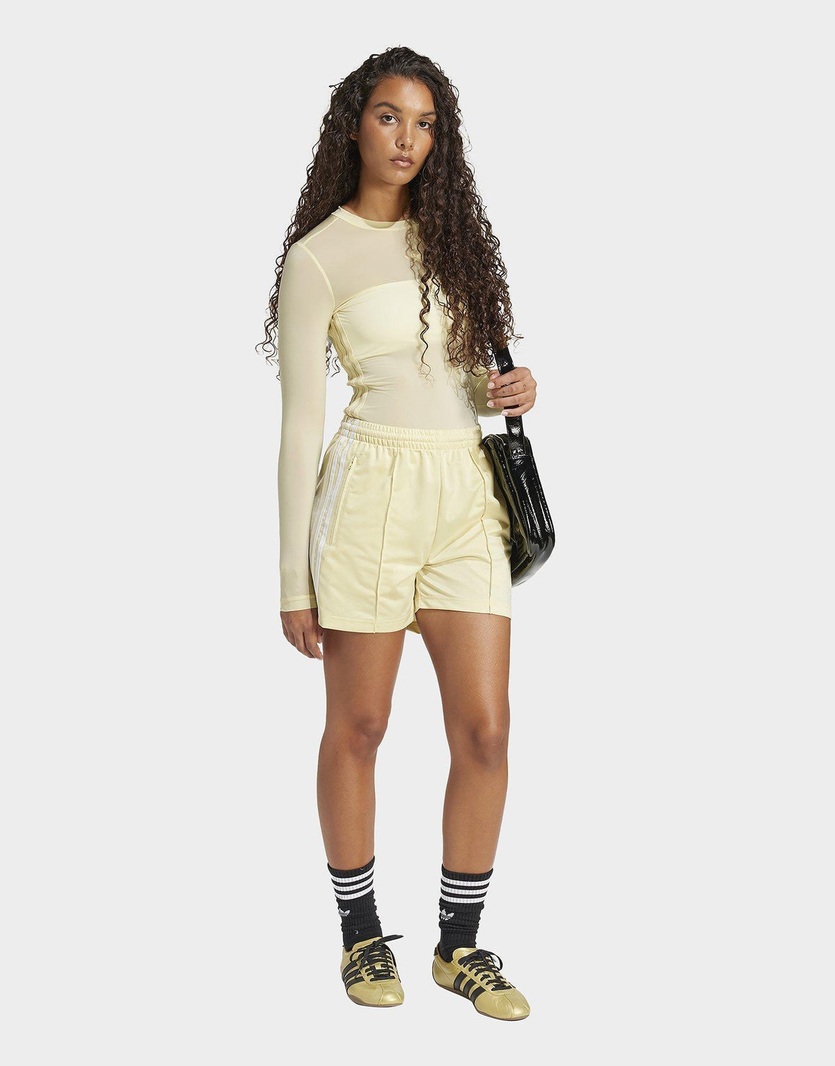 מכנסיים קצרים Firebird | נשים