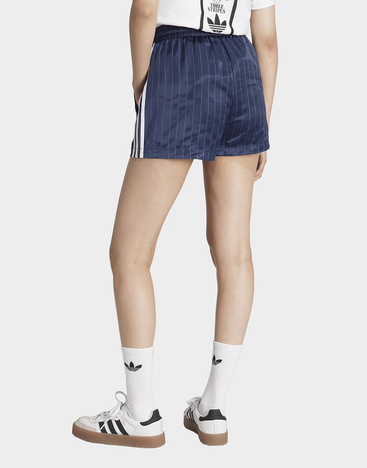 מכנסיים קצרים Pinstripe Satin | נשים
