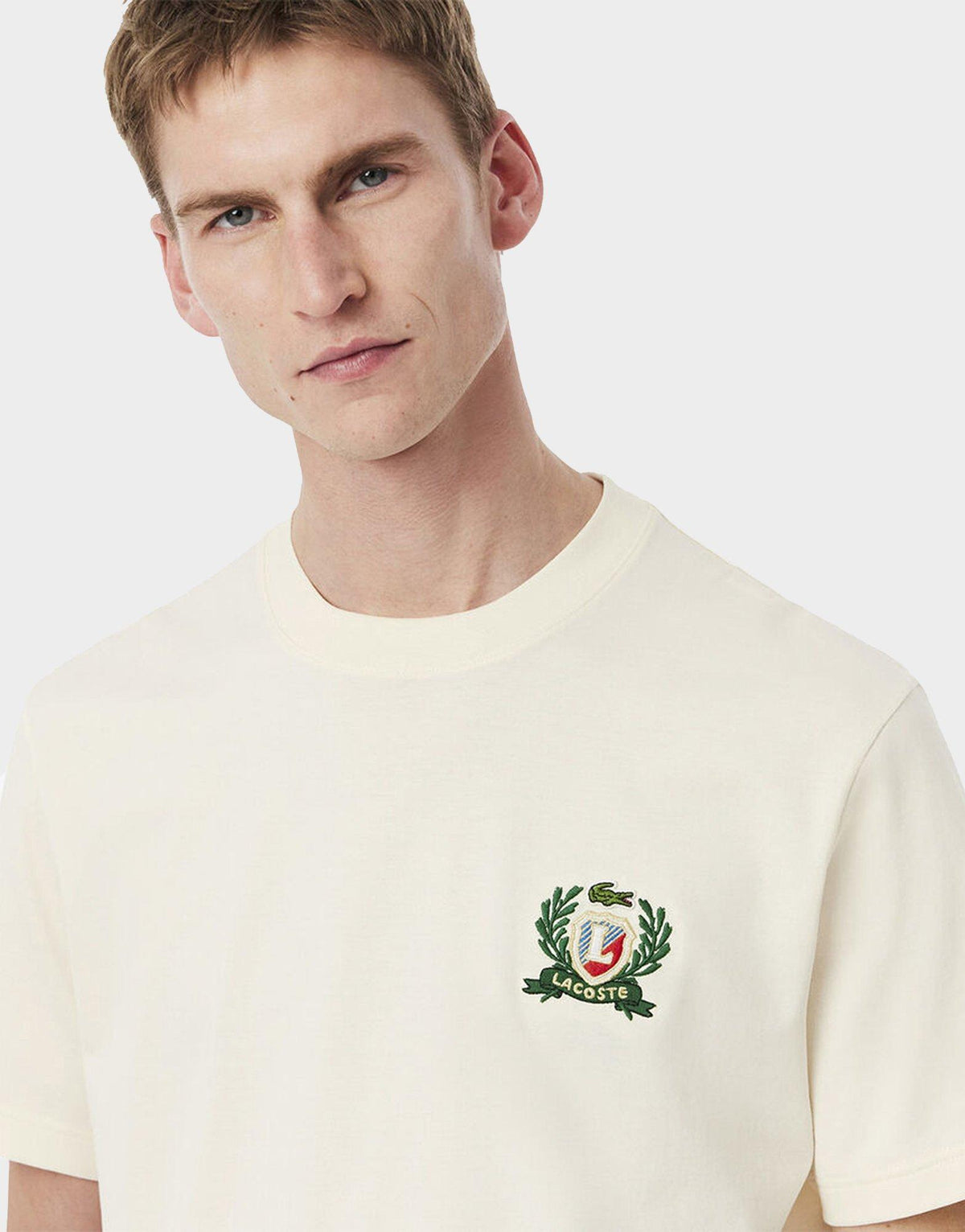 טי שירט Embroidered Badge | גברים