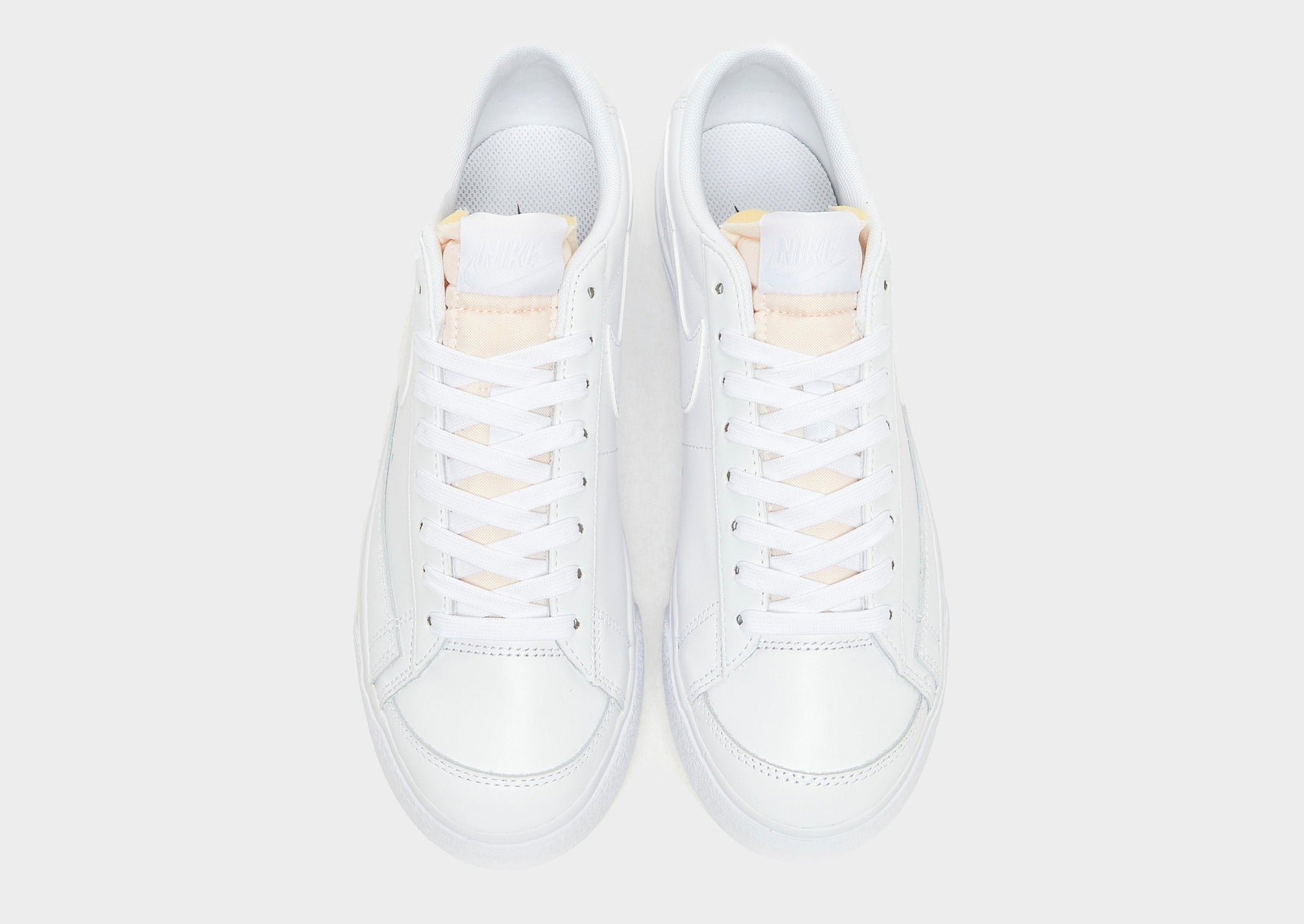 סניקרס פלטפורמה Blazer Low | נשים