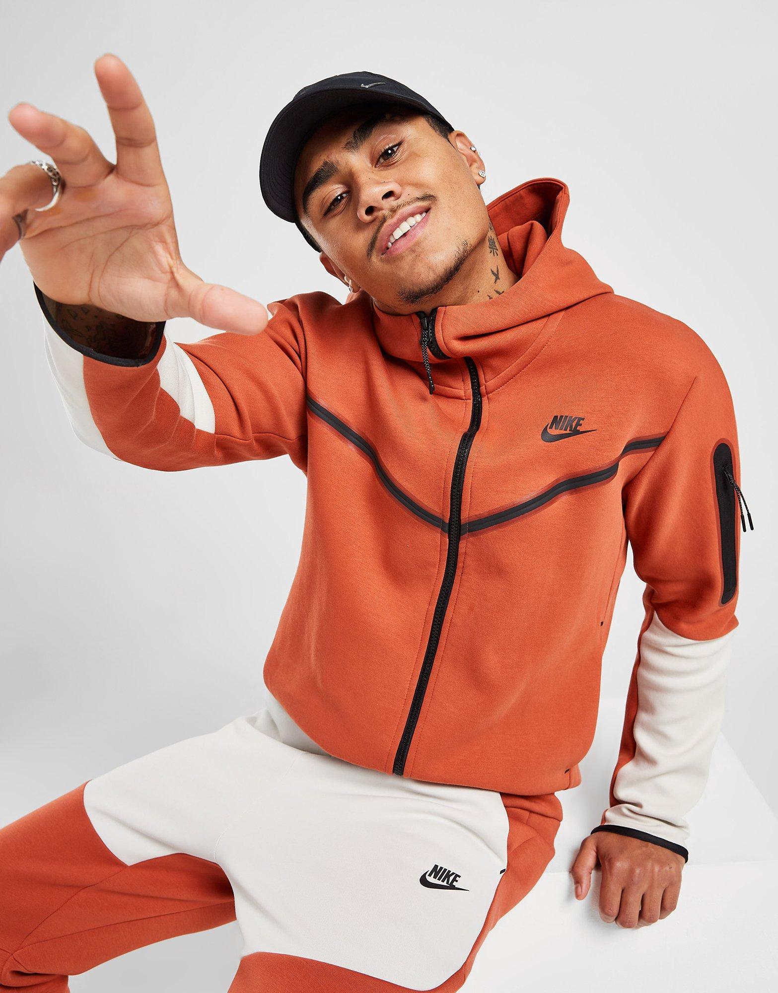 סווטשירט קפוצ'ון Tech Fleece | גברים
