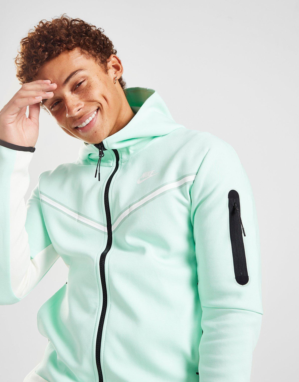 סווטשירט קפוצ'ון Tech Fleece | גברים