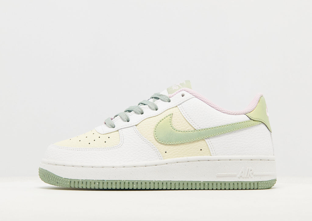 סניקרס Air Force 1 LV8 | ג'וניורס