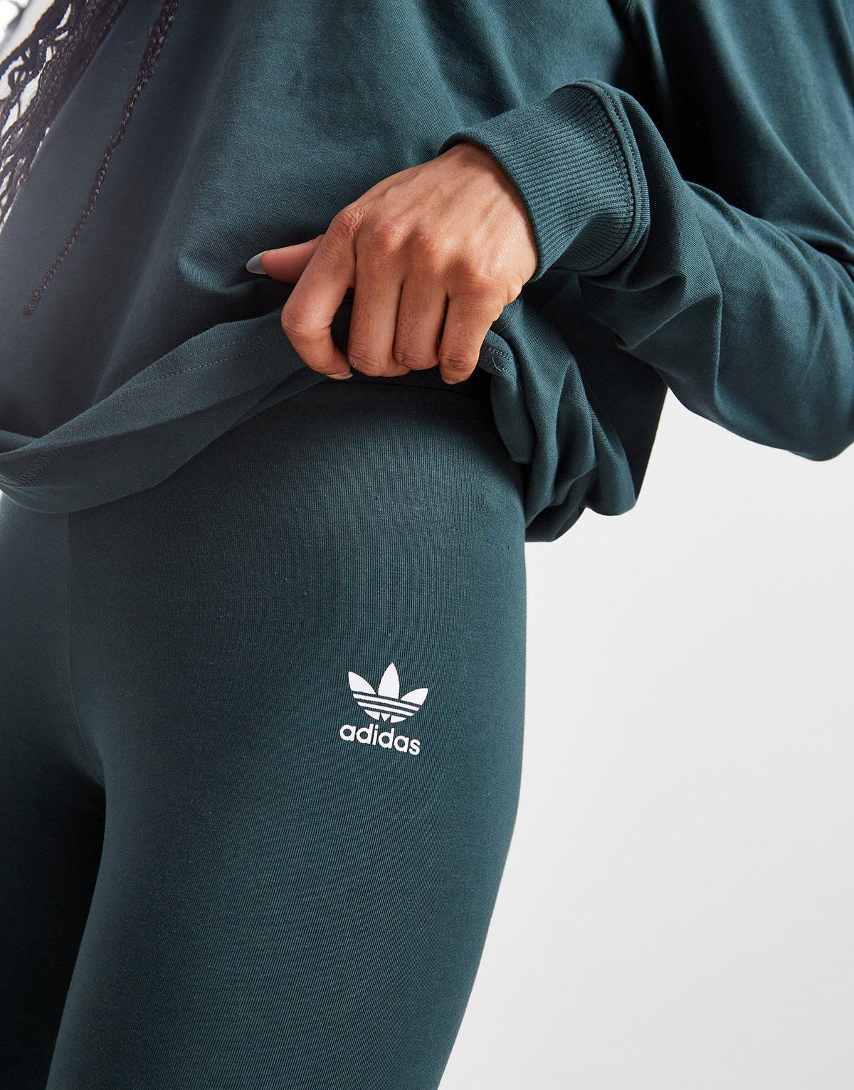 טייץ לוגו Linear | נשים