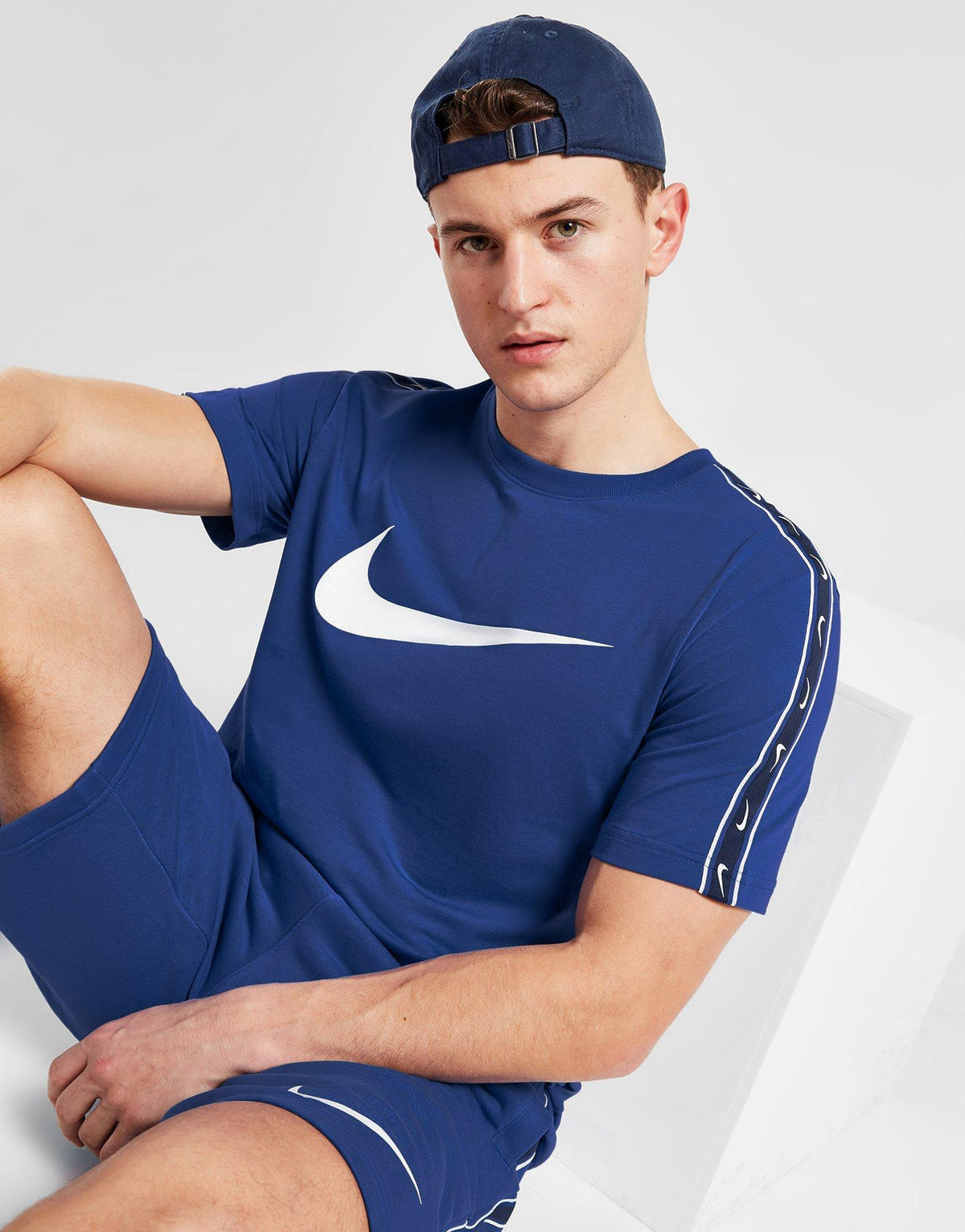 טי שירט Swoosh Repeat