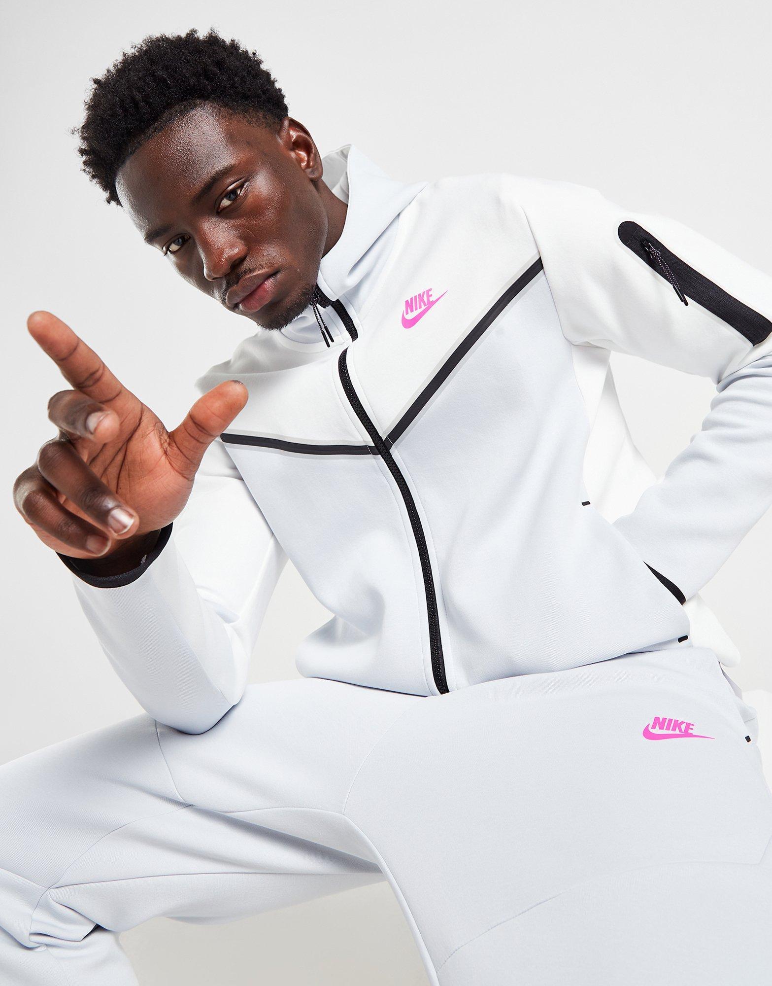 סווטשירט קפוצ'ון לוגו Tech Fleece | גברים