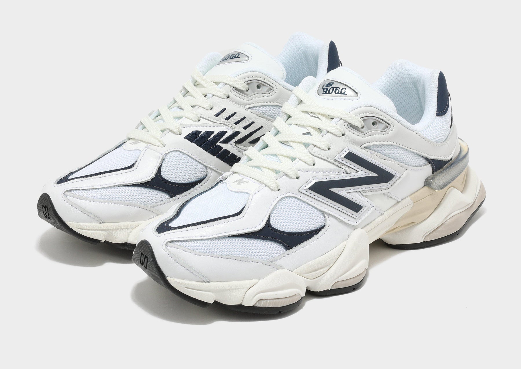 סניקרס 9060 White & Navy | נשים