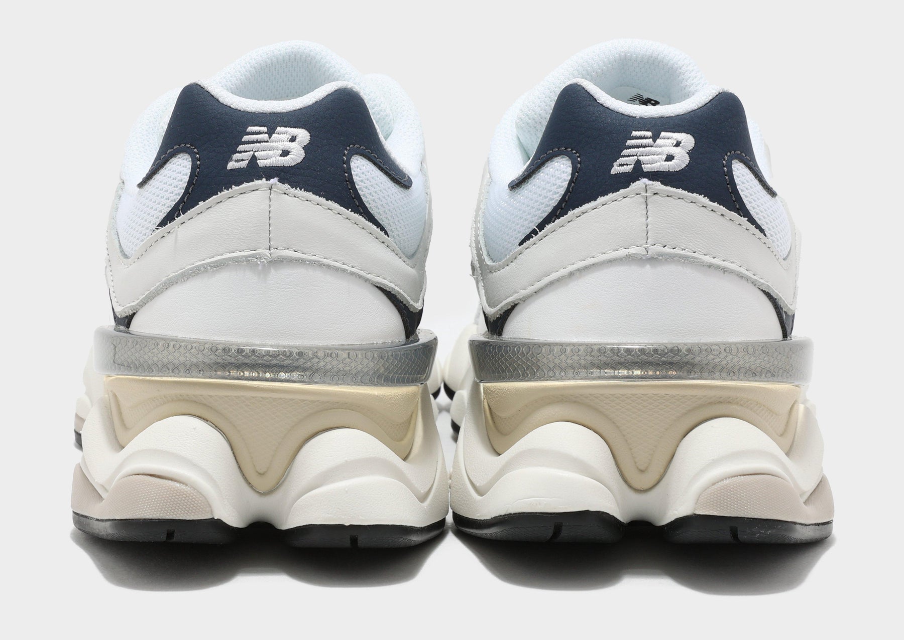 סניקרס 9060 White & Navy | נשים