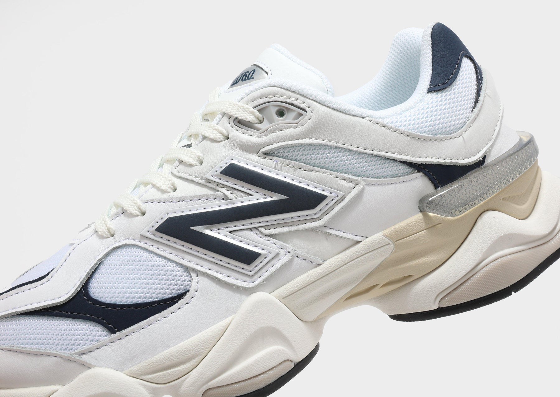 סניקרס 9060 White & Navy | נשים